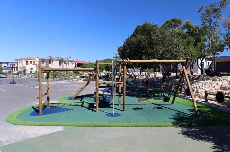 Perfect 10 - 10 To 13 Sleeper Luxury Holiday Home Breakage Deposit Of R2500 Per Weekend Lease Langebaan Bagian luar foto